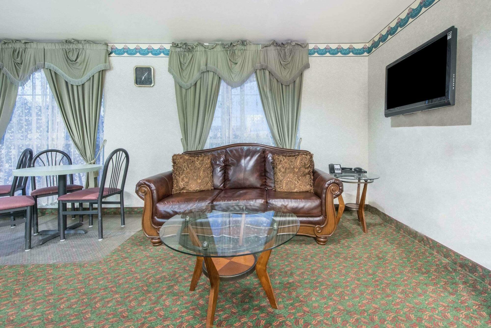 Oyo Hotel Wichita Falls I-44 Sheppard Airforce Екстер'єр фото